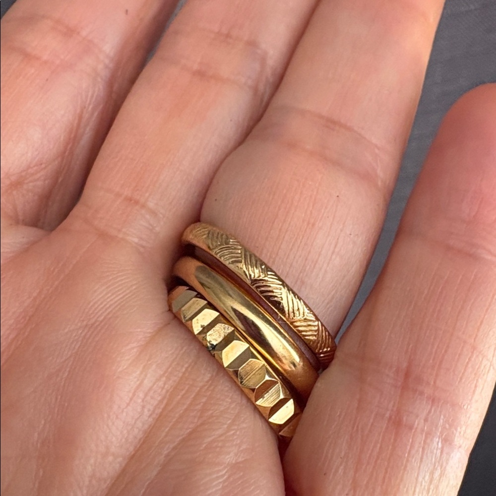 Vintage Avon 90s GoldPlated Ring Trio | Textured & Stackable Size 8 NIB 234 - Picture 5 of 13